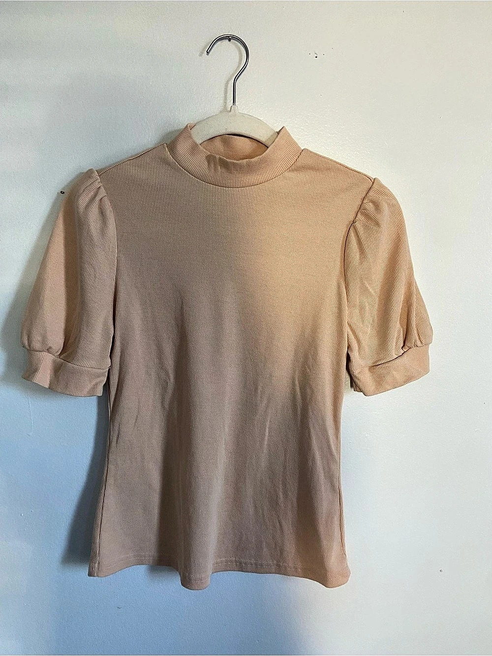 Ribbed Mock Neck Puff Sleeve Top Size Medium